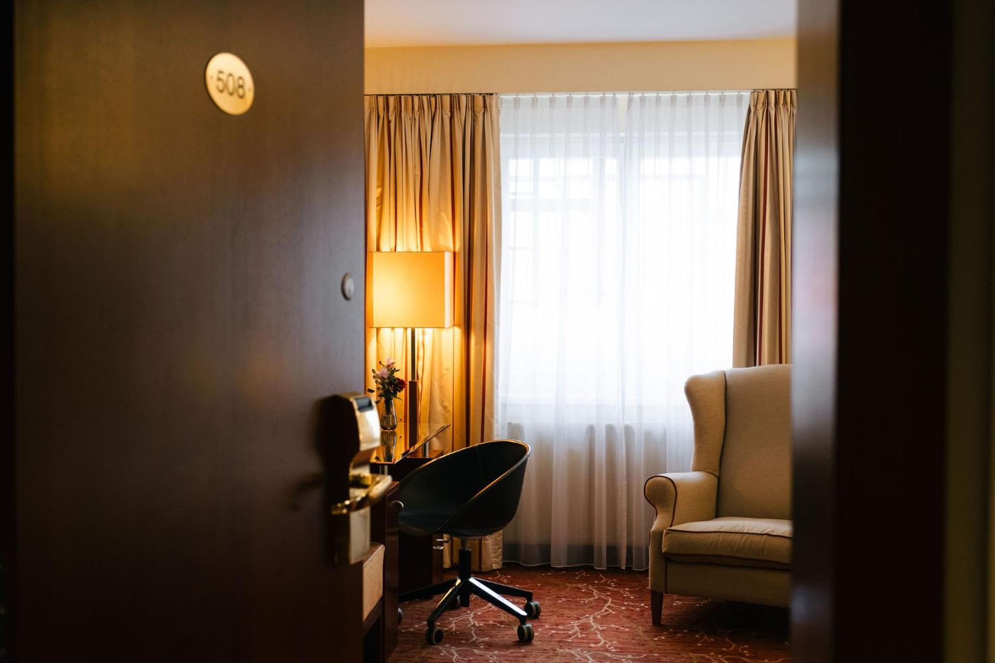 Hotel Kaiserhof Wien Exteriör bild