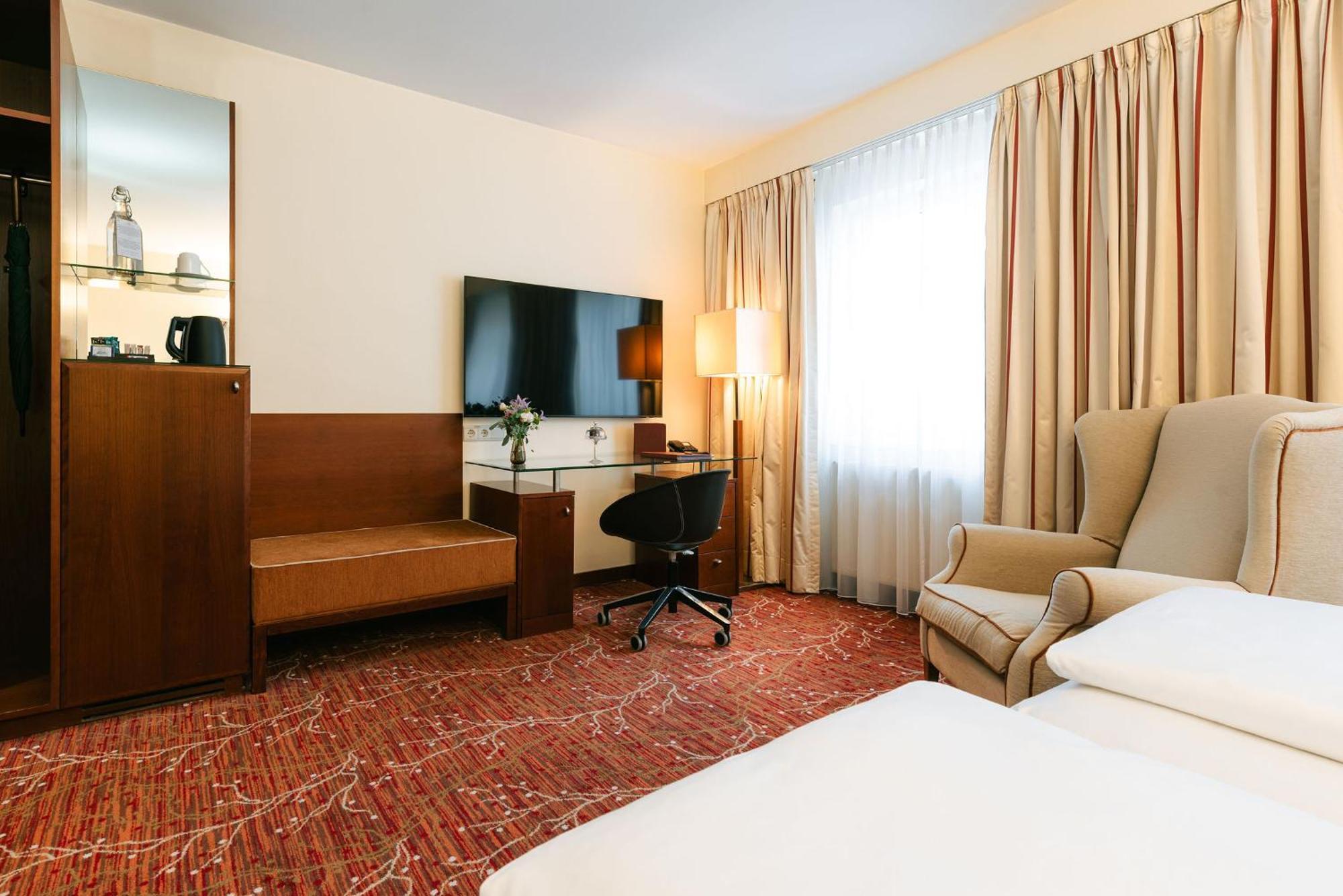 Hotel Kaiserhof Wien Rum bild